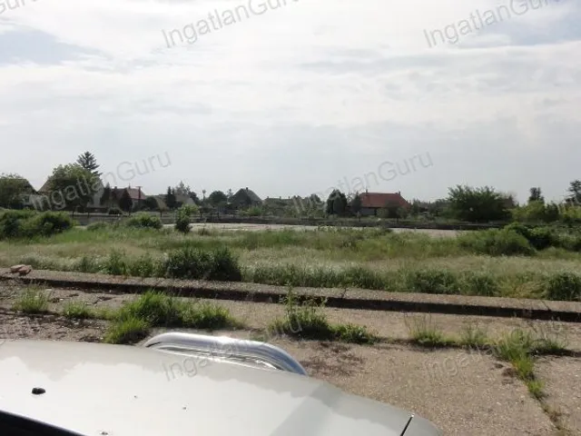 Eladó kereskedelmi és ipari ingatlan Solt 120000 nm