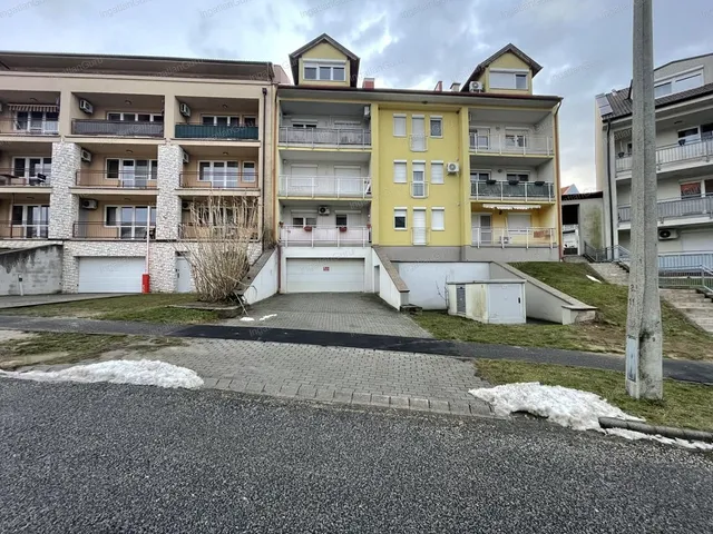 Eladó garázs Sopron 17 nm