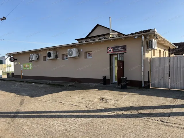 Eladó kereskedelmi és ipari ingatlan Ágasegyháza 250 nm