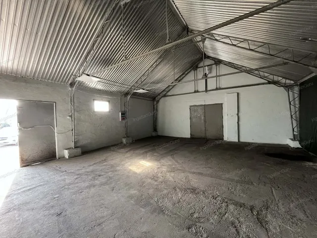 Kiadó kereskedelmi és ipari ingatlan Kecskemét 75 nm