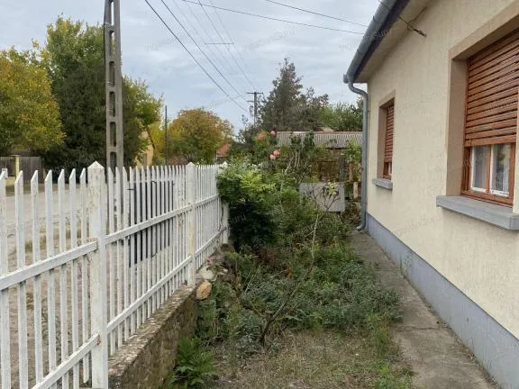 Eladó ház Kecskemét, Kadafalva 100 nm