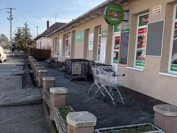 Eladó kereskedelmi és ipari ingatlan Ágasegyháza 250 nm