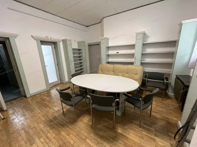 Kiadó kereskedelmi és ipari ingatlan Kecskemét 64 nm