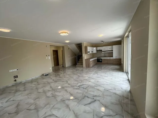 Kiadó ház Kecskemét 160 nm