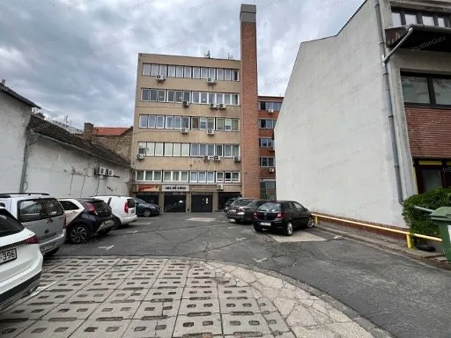 Kiadó kereskedelmi és ipari ingatlan Kecskemét 11 nm