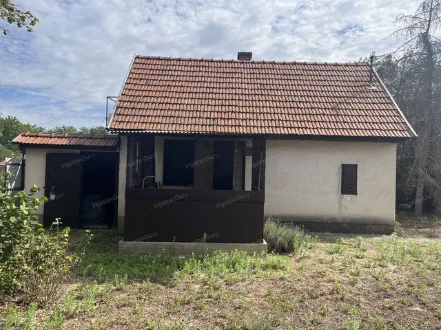 Eladó mezőgazdasági ingatlan Ballószög 32 nm