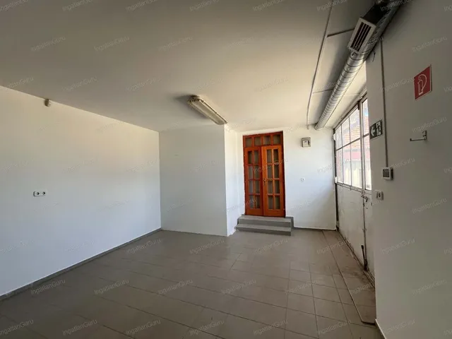 Eladó kereskedelmi és ipari ingatlan Kecskemét 1100 nm