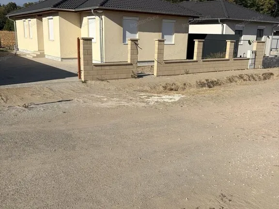 Kiadó ház Kecskemét 100 nm