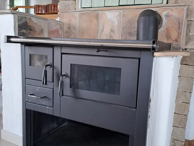 Eladó mezőgazdasági ingatlan Pécsely, Szölöhegy dülő  183 nm