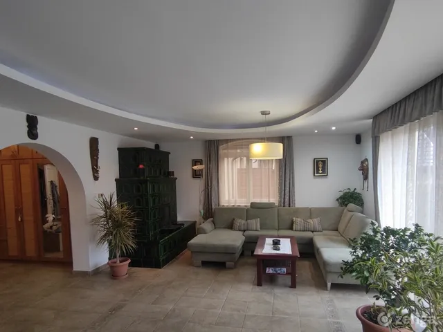 Eladó ház Kismaros 240 nm