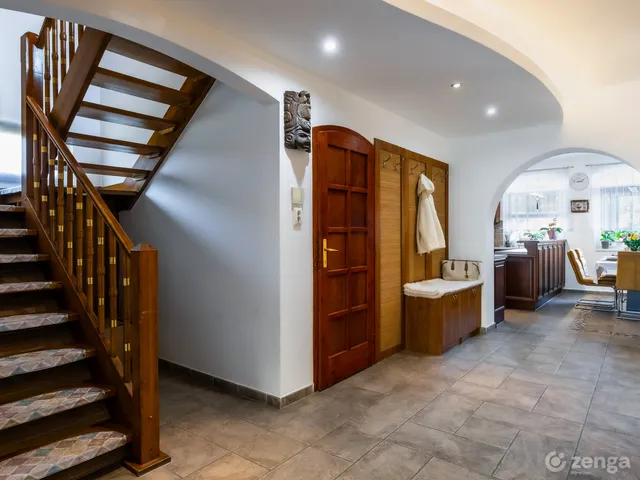 Eladó ház Kismaros 240 nm