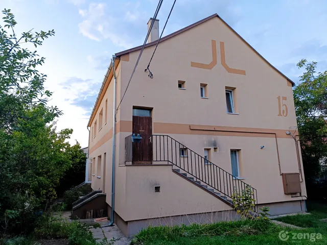Eladó lakás Veszprém, Újtelep 63 nm