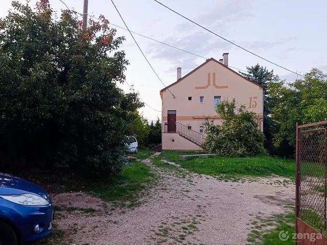 Eladó lakás Veszprém, Újtelep 63 nm