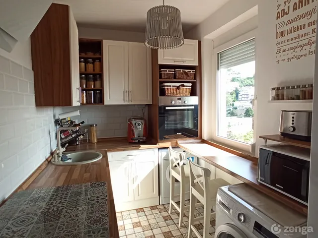 Eladó lakás Pécs, Mecsekoldal 69 nm