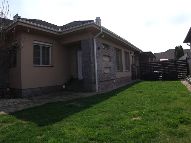 Eladó ház Nyíregyháza, Oros 180 nm