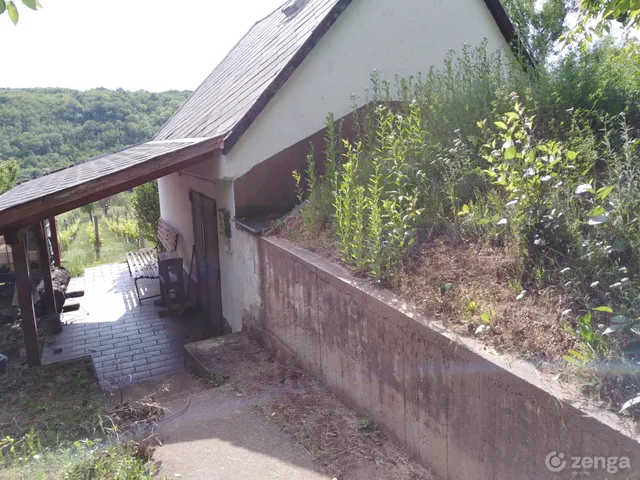 Eladó telek Balatonalmádi 2750 nm