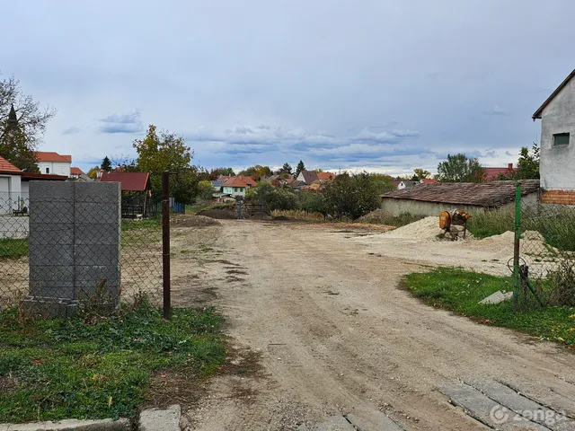 Eladó telek Pázmánd, Szabadság utca 59 2676 nm