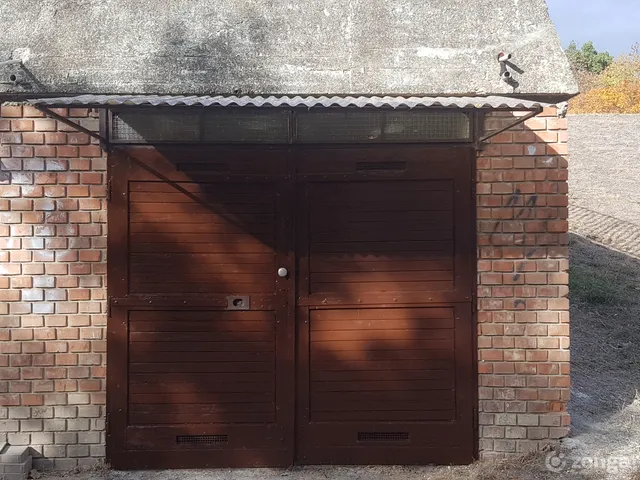 Eladó garázs Szeged, Makkosház 15 nm