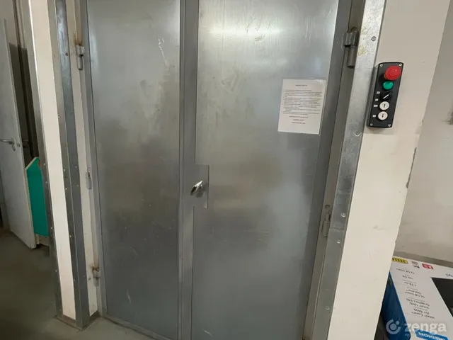 Kiadó kereskedelmi és ipari ingatlan Zalaegerszeg, Belváros, Dózsa György utca 26. 360 nm