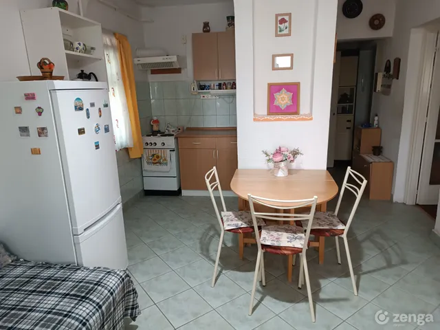 Eladó lakás Paks, Lakótelep 42 nm
