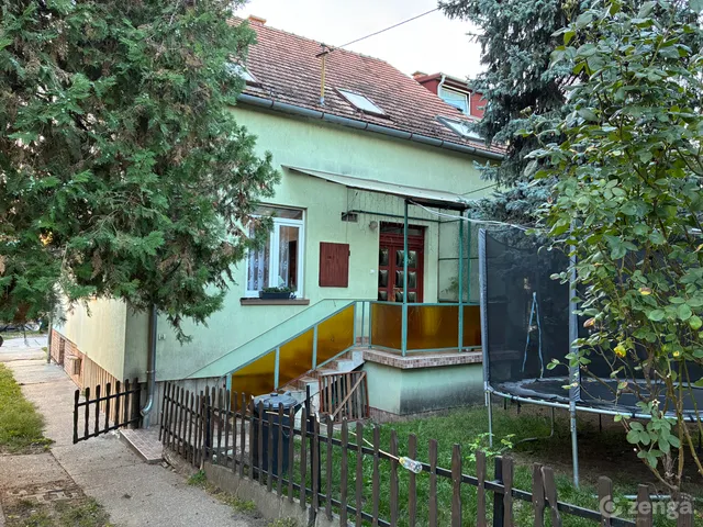 Eladó ház Budapest XVI. kerület, Rákosszentmihály 170 nm