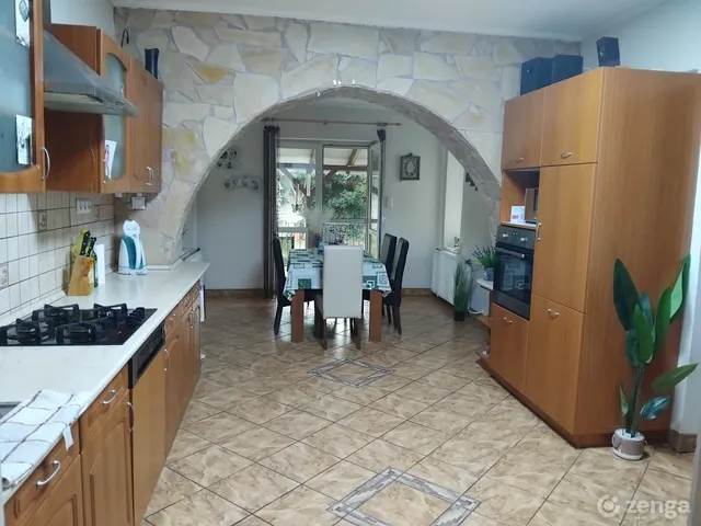 Eladó ház Magyarbánhegyes 180 nm