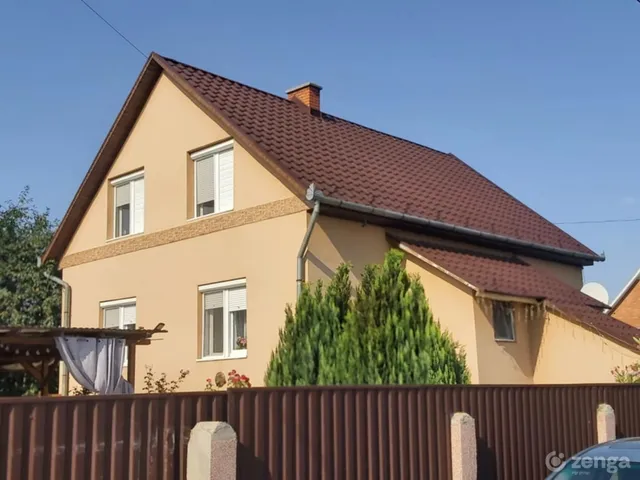 Eladó ház Ajak 200 nm