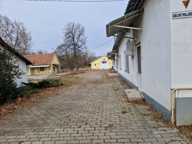 Eladó kereskedelmi és ipari ingatlan Polgárdi 650 nm