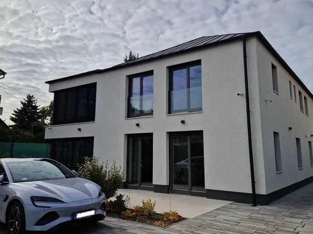 Eladó ház Budapest XVI. kerület, Rákosszentmihály 281 nm