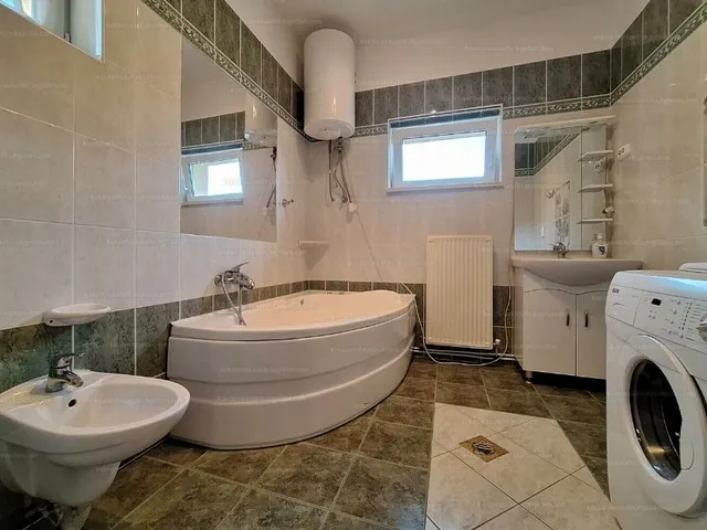 Eladó ház Hévíz 267 nm