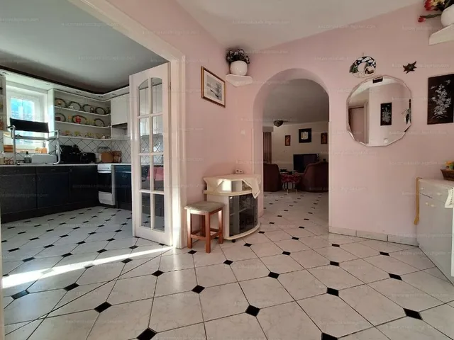 Eladó ház Hévíz 300 nm