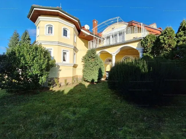 Eladó ház Hévíz 300 nm