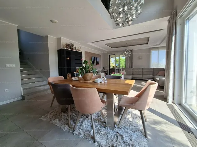 Eladó ház Hévíz 268 nm