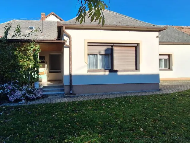 Eladó ház Rezi 111 nm