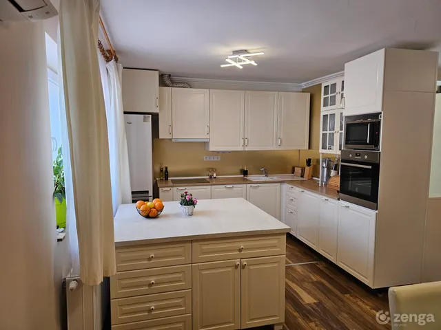 Eladó ház Miskolc, Győri kapu 180 nm