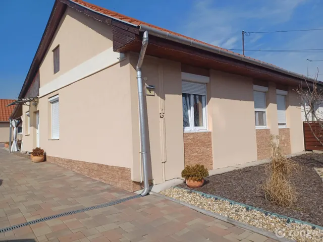 Eladó ház Kazincbarcika, Kertváros 131 nm