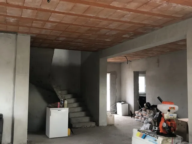 Eladó ház Győrladamér 210 nm