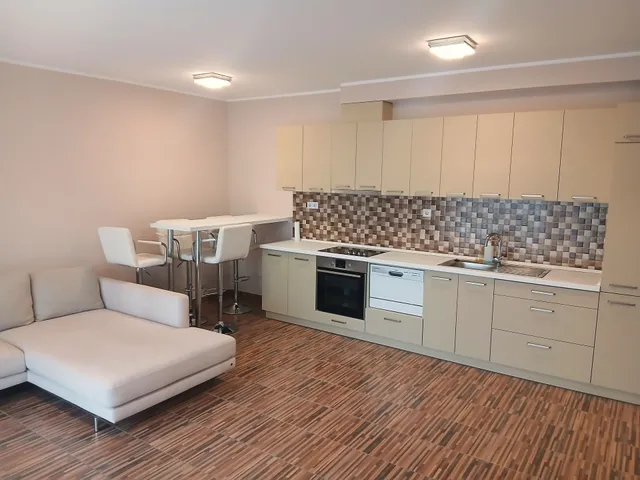 Kiadó lakás Győr, Nádorváros 47 nm