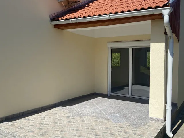Eladó ház Nyúl 68 nm