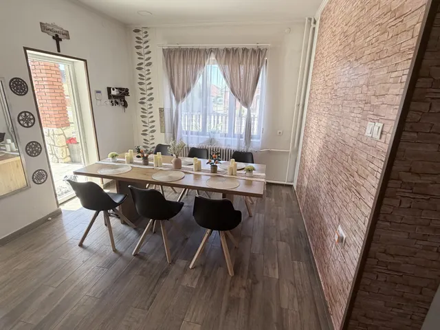 Eladó ház Győrladamér 160 nm
