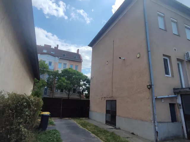 Eladó lakás Szeged, Rózsa utca 90 nm