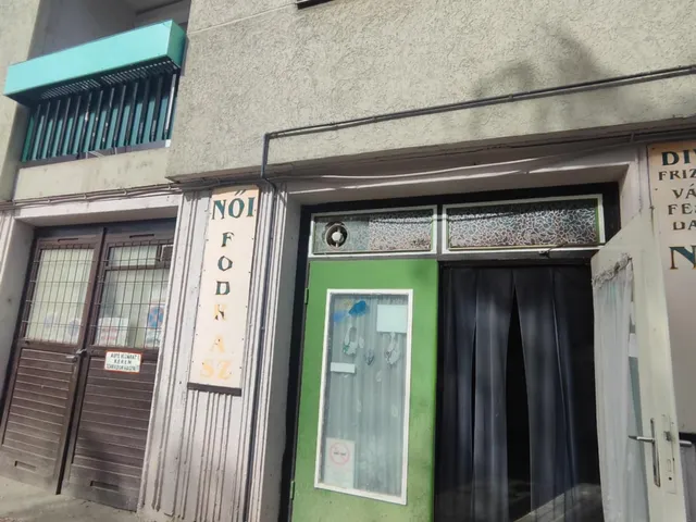 Eladó kereskedelmi és ipari ingatlan Szeged 16 nm