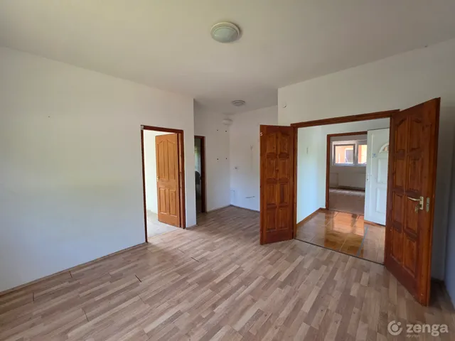 Eladó ház Szántód, Móricz Zsigmond utca 13. 340 nm