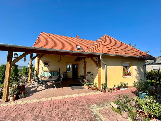 Eladó ház Sárvár, Hegyközség 130 nm