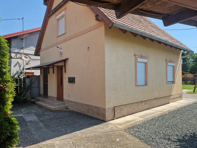 Eladó lakás Sárvár, Péntekfalu 80 nm