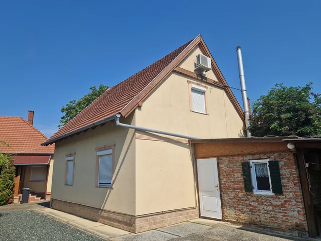 Eladó lakás Sárvár, Péntekfalu 80 nm