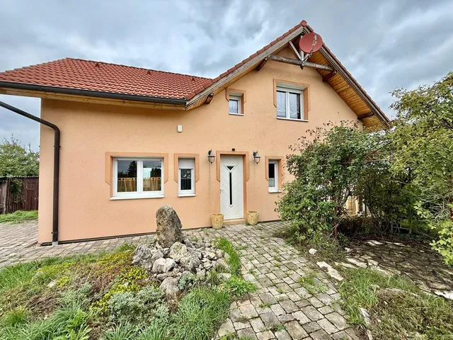 Eladó ház Sárvár, Hegytető utca 13. 160 nm