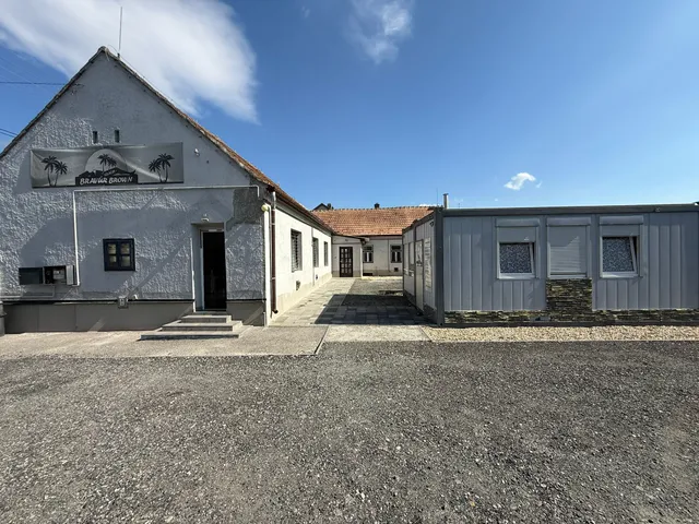 Eladó kereskedelmi és ipari ingatlan Ikervár 165 nm