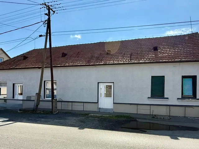 Eladó kereskedelmi és ipari ingatlan Ikervár, József Attila utca 35. 165 nm
