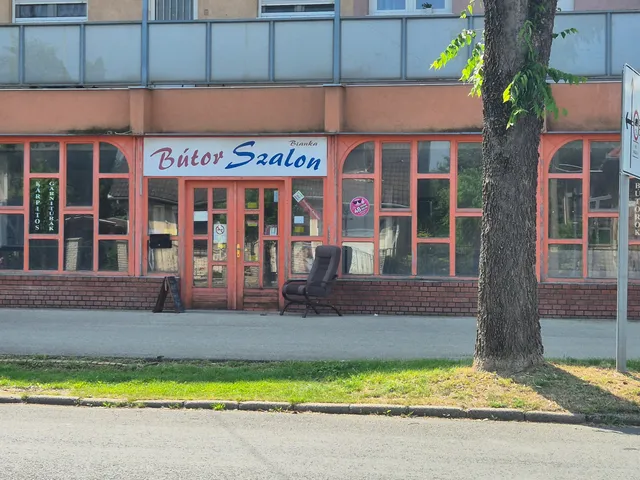 Eladó kereskedelmi és ipari ingatlan Sárvár 260 nm